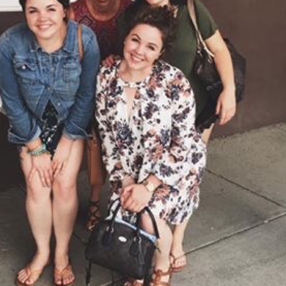 Dresses & Skirts - Floral Long Sleeve Keyhole Dress